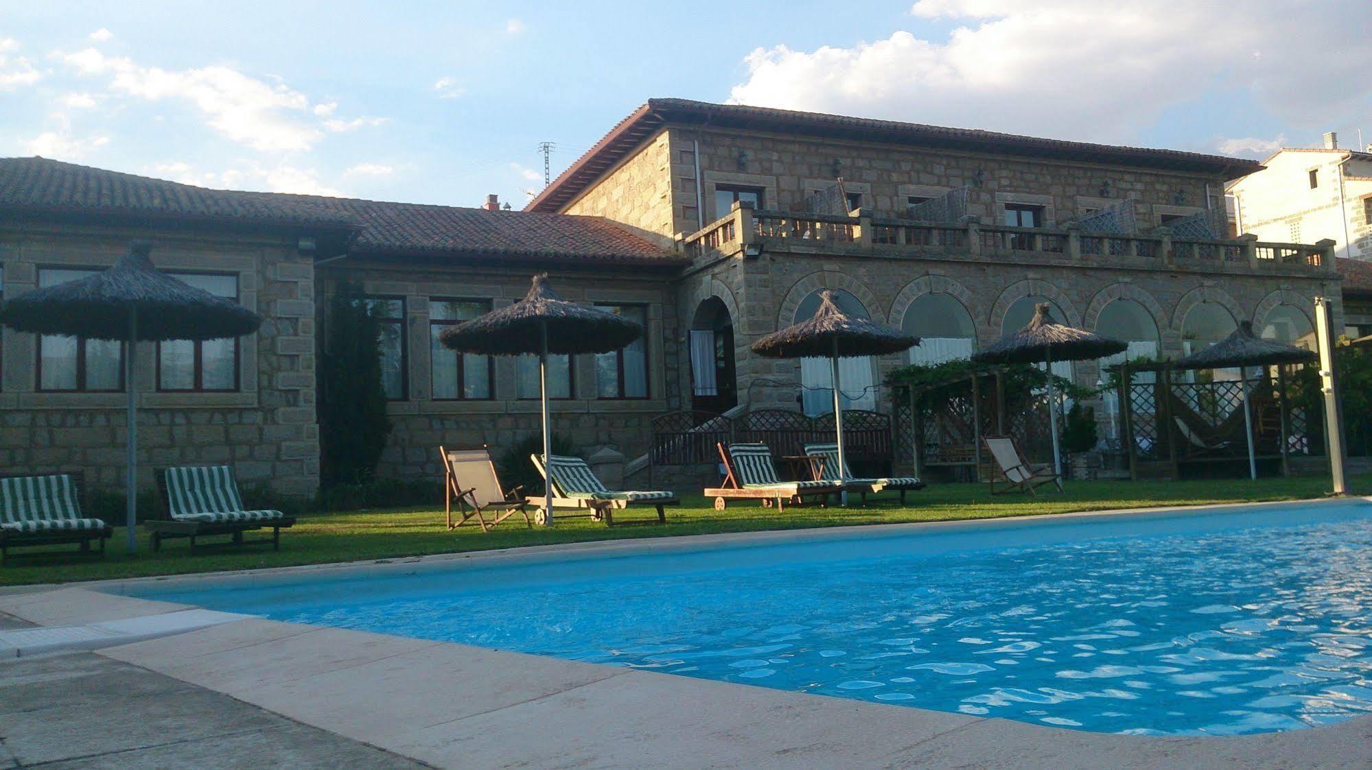Posada Real Restaurante El Linar Del Zaire Burgohondo Exterior photo