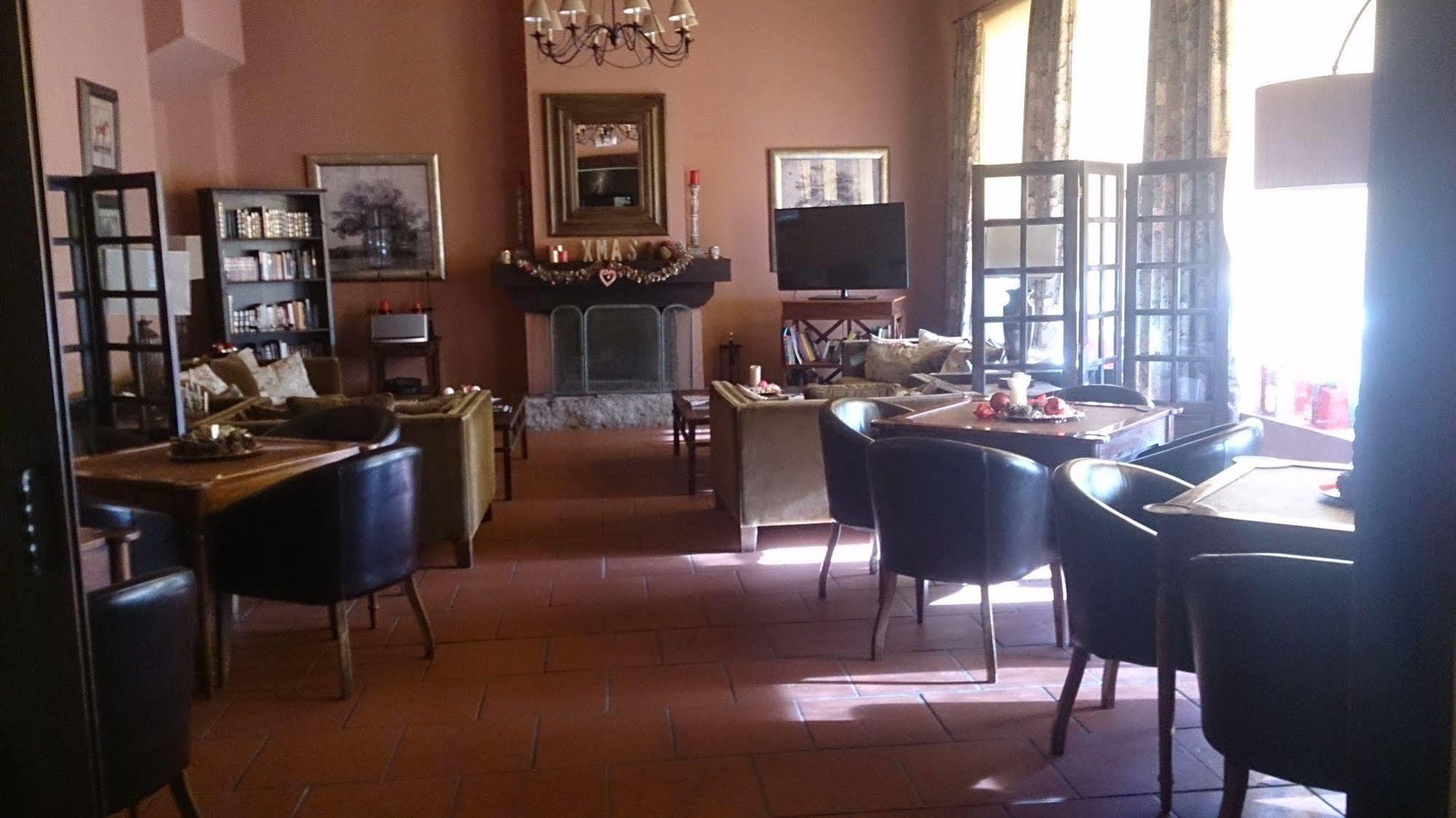 Posada Real Restaurante El Linar Del Zaire Burgohondo Exterior photo